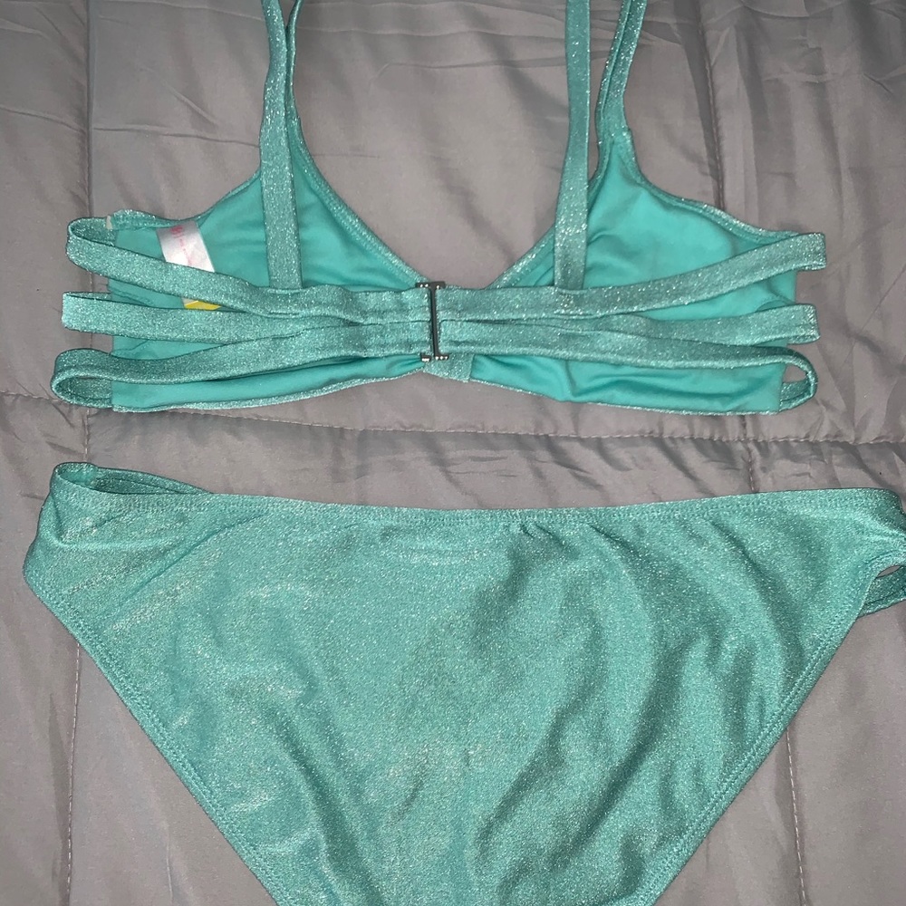 Bikini set - Picture 2 of 3